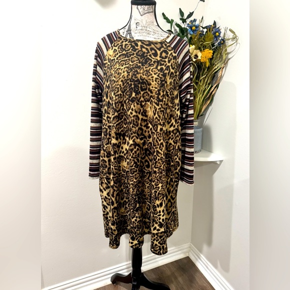 southern stitch Tops - Leopard Print Dress with Striped Sleeves Tunic Dress size Medium